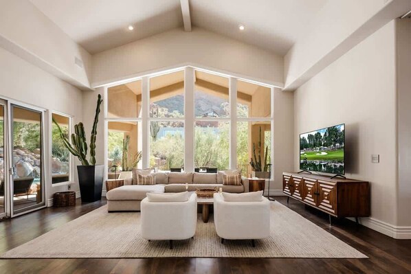 Smart TV, fireplace, offices