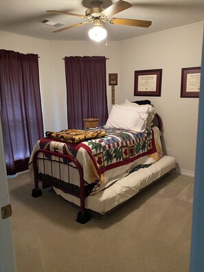 3 Schlafzimmer, Bügeleisen/Bügelbrett, WLAN, Bettwäsche