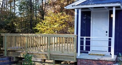 Charming 2-bedroom bungalow in delightful Carrboro.