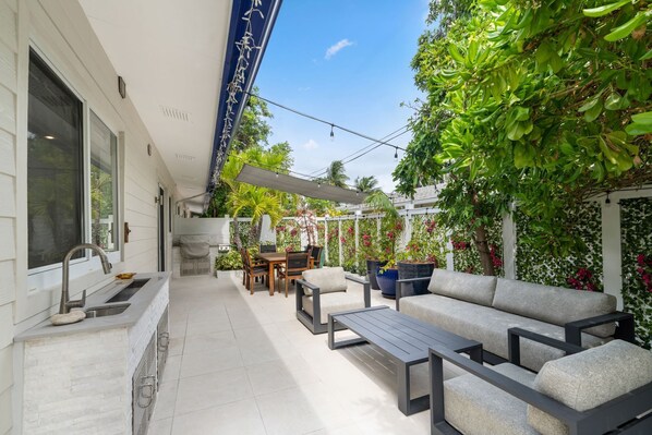 Outdoor dining