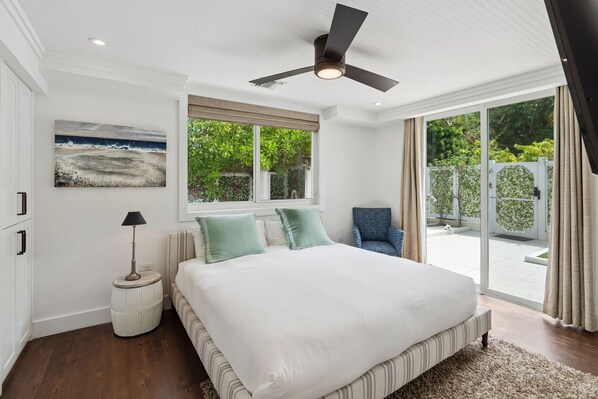 3 bedrooms, desk, iron/ironing board, travel cot