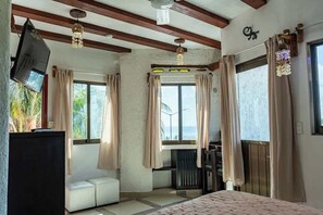 1 bedroom, desk, iron/ironing board, WiFi - A few steps from the beach, rooftop w/ ocean views (Isla Mujeres)