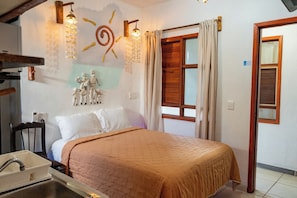 1 habitación, tabla de planchar con plancha, wifi y ropa de cama