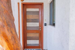 Exterior detail - Isla Mujeres Studio: Ocean Views & Rooftop Fun! (Isla Mujeres)