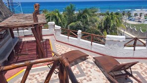 Property grounds - Isla Mujeres Studio: Ocean Views & Rooftop Fun! (Isla Mujeres)