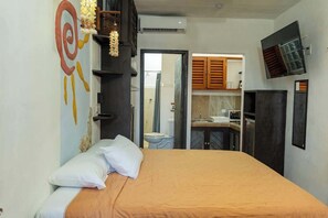 1 bedroom, iron/ironing board, WiFi, bed sheets - Modern King Studio Near the Caribbean Sea (Isla Mujeres)
