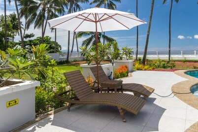 Luxury 2-bedroom Beachfront Villa with AC. Discounted long term stay rates