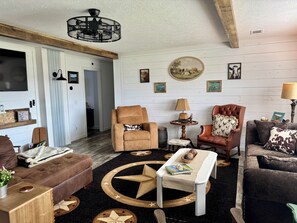 تلفزيون ذكي، مشغل دي في دي، كُتُب