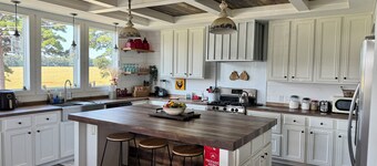 Charming farmhouse stay at Hay Meadow Acres in Diana, TX — enjoy country living.