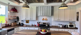 Charming farmhouse stay at Hay Meadow Acres in Diana, TX — enjoy country living.