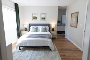 5 bedrooms, iron/ironing board, WiFi, bed sheets