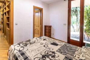 4 Schlafzimmer, Bügeleisen/Bügelbrett, kostenloses WLAN, Bettwäsche
