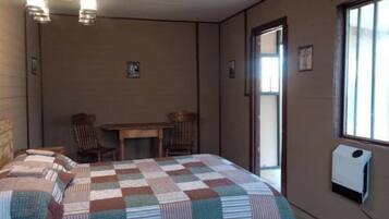 1 bedroom, bed sheets