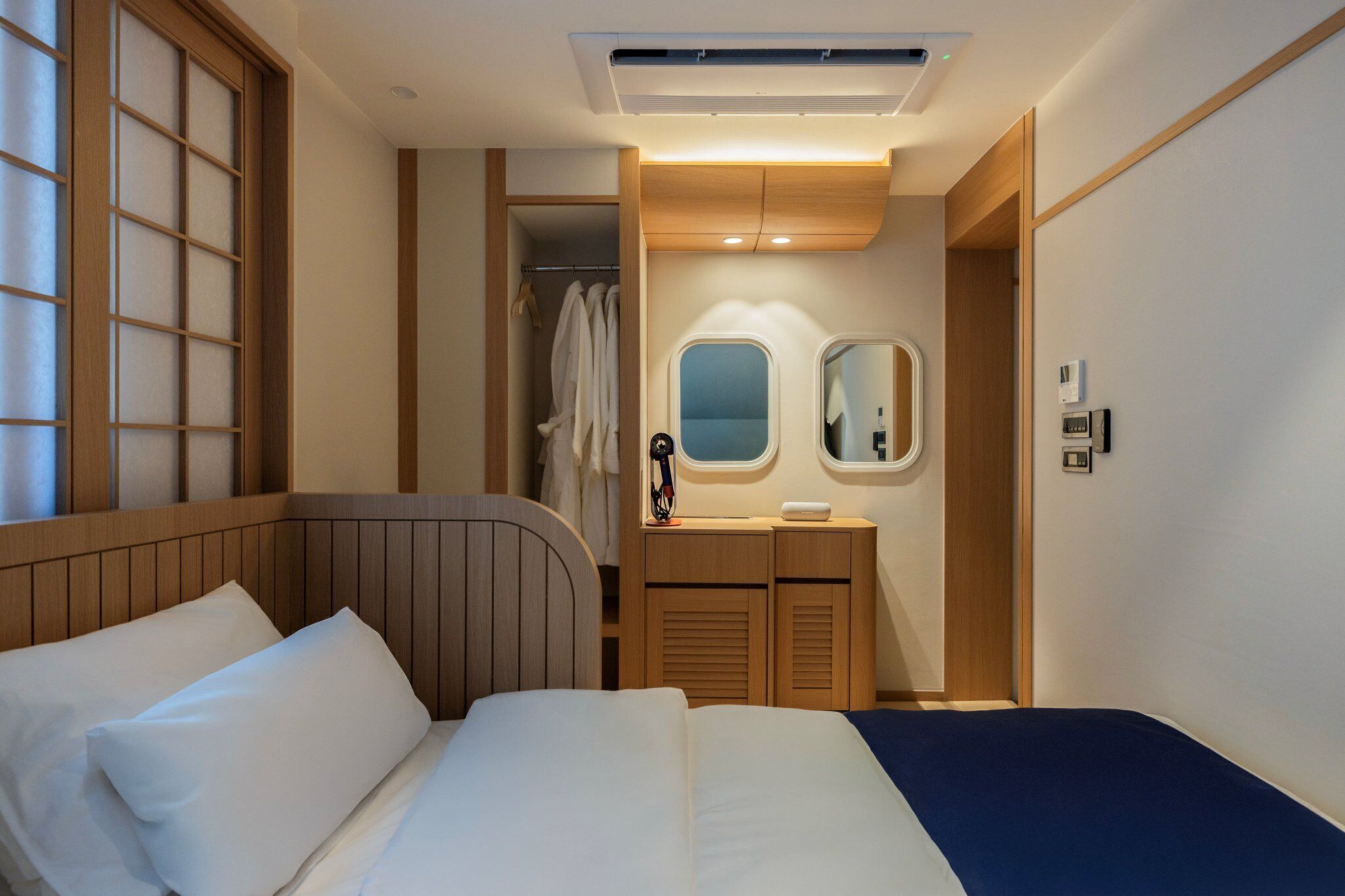 Premium Economy Class Twin