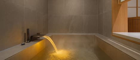 Private spa tub