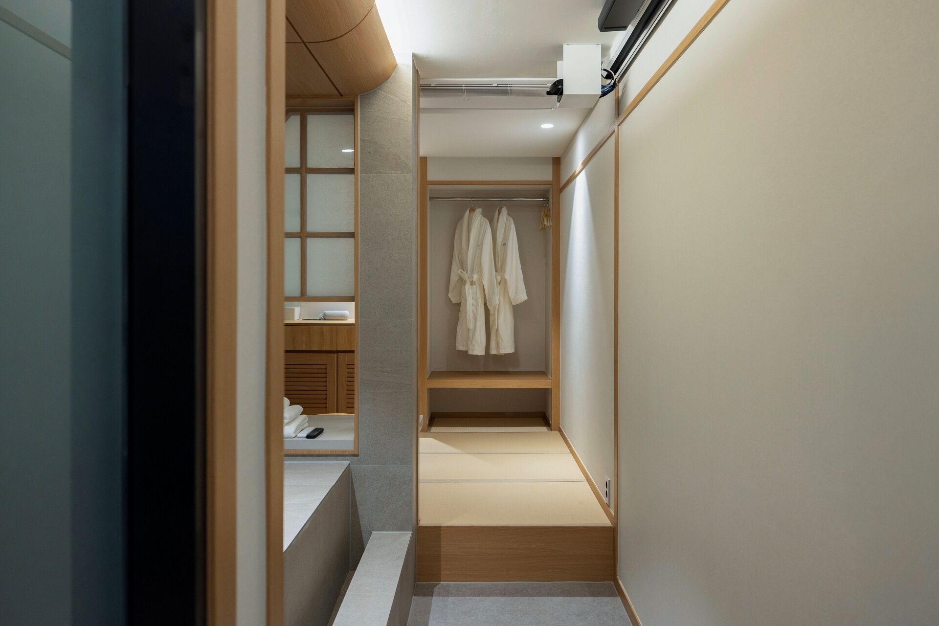 Business class B | Free WiFi, bed sheets