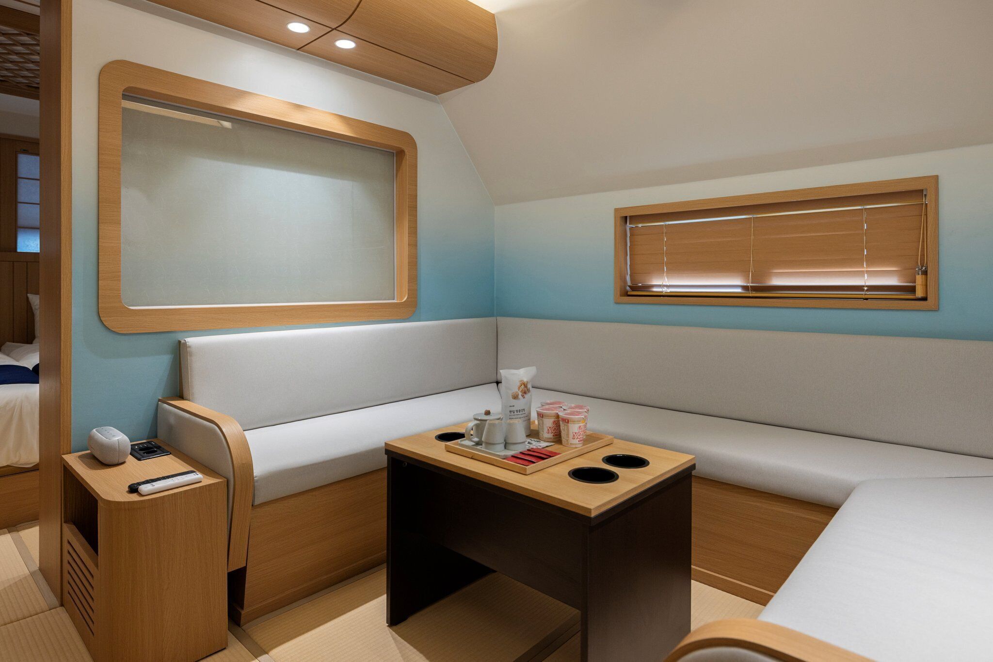 First Class | Free WiFi, bed sheets