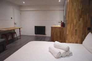 熨斗/熨衣板、上网接入、床单