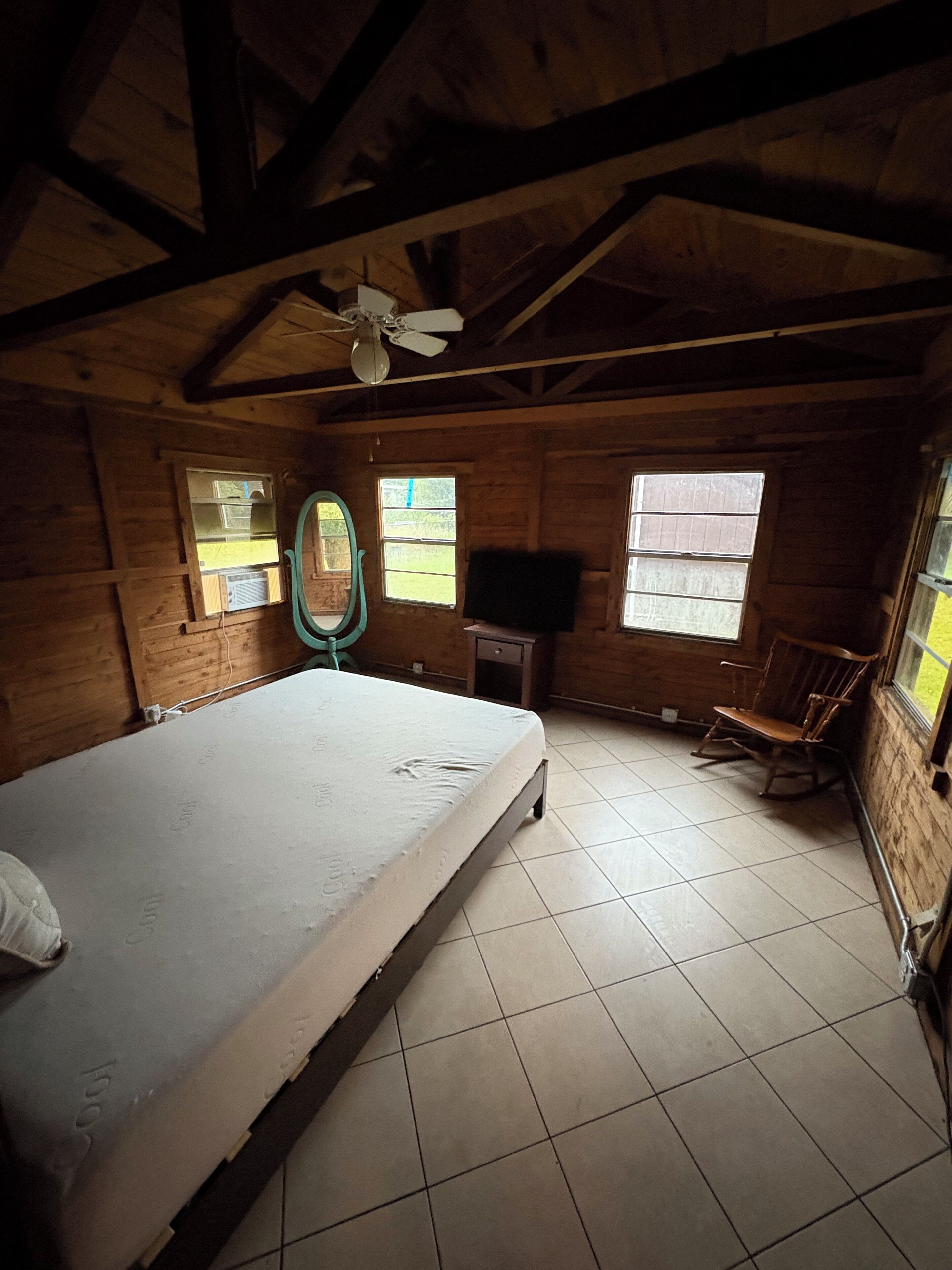 2 bedrooms, bed sheets