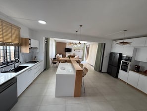 Microwave, oven, stovetop, dishwasher