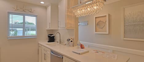 Microwave, oven, dishwasher, coffee/tea maker