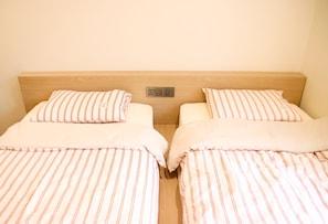 Pillowtop beds, in-room safe, desk, laptop workspace