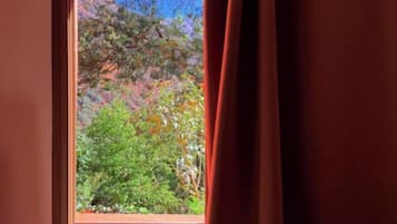 Habitación Confort con 2 camas individuales, vistas a la montaña | Interior