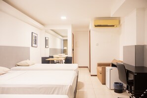 Basic Triple Room | In-room safe, laptop workspace, free WiFi