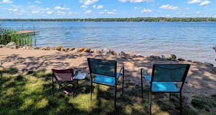 NEW! Sturgeon Lake Retreat: Beautiful Lakefront home on Sturgeon Island