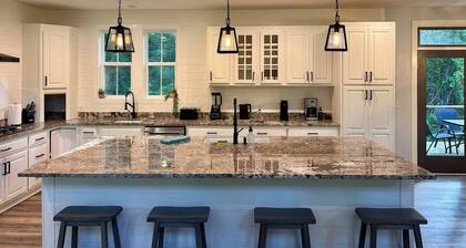 Game & Movie Room, Minutes to Wine, Weddings &Town