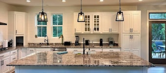 Game & Movie Room, Minutes to Wine, Weddings &Town