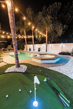 Outdoor pool - A Sunshine Villa - Pool, Mini Golf, Arcade and Fire Pit! (Sanford)