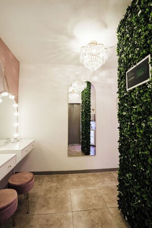 Interior - Sanford Story House- Pool, Mini Golf, Arcade and Fire Pit! (Sanford)