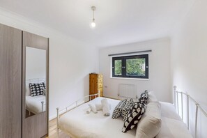 2 室のベッドルーム、アイロン / アイロン台、インターネット、ベッドシーツ