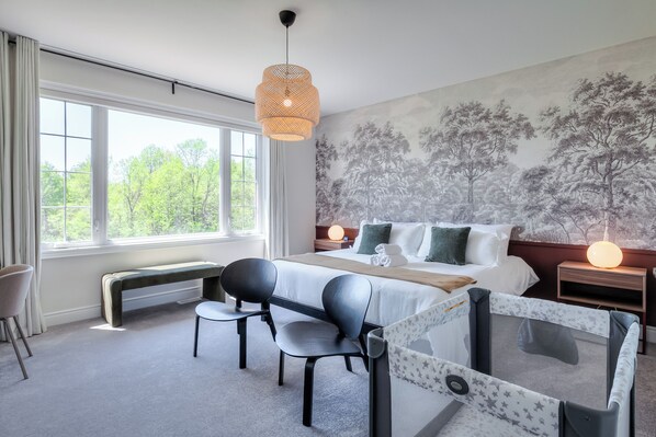 3 bedrooms, iron/ironing board, free WiFi, bed sheets