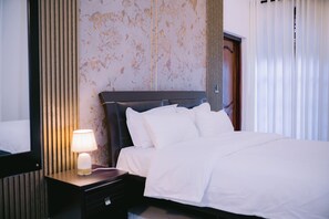 3 chambres, fer et planche à repasser, Wi-Fi, draps fournis