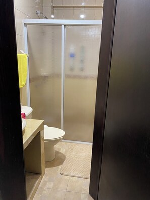 Handtücher, Seife, Toilettenpapier