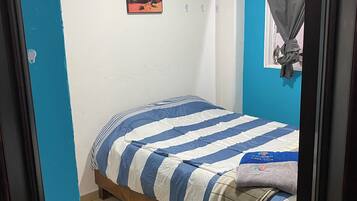 WiFi, bed sheets