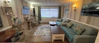 Basildon - Stay 5 - Garden - Parking - Town Centre