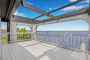 Property grounds - VRCC Villa Dolphin House (Cape Coral)