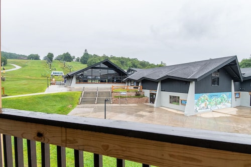 Okemo Mountain Lodge unit with Direct Access to Clocktower Base Area at Okemo