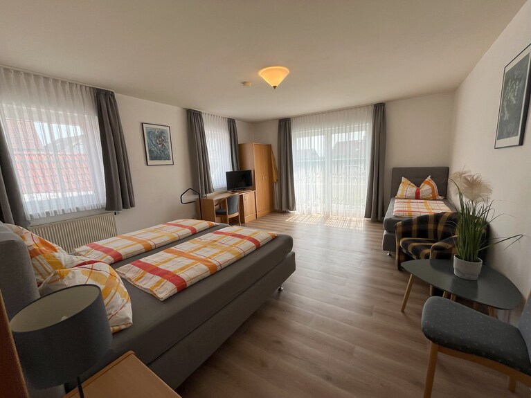 Radfahrerfreundliches Apartment (42qm) Mit Südbalkon Und Separater Küche - Pleinfeld
