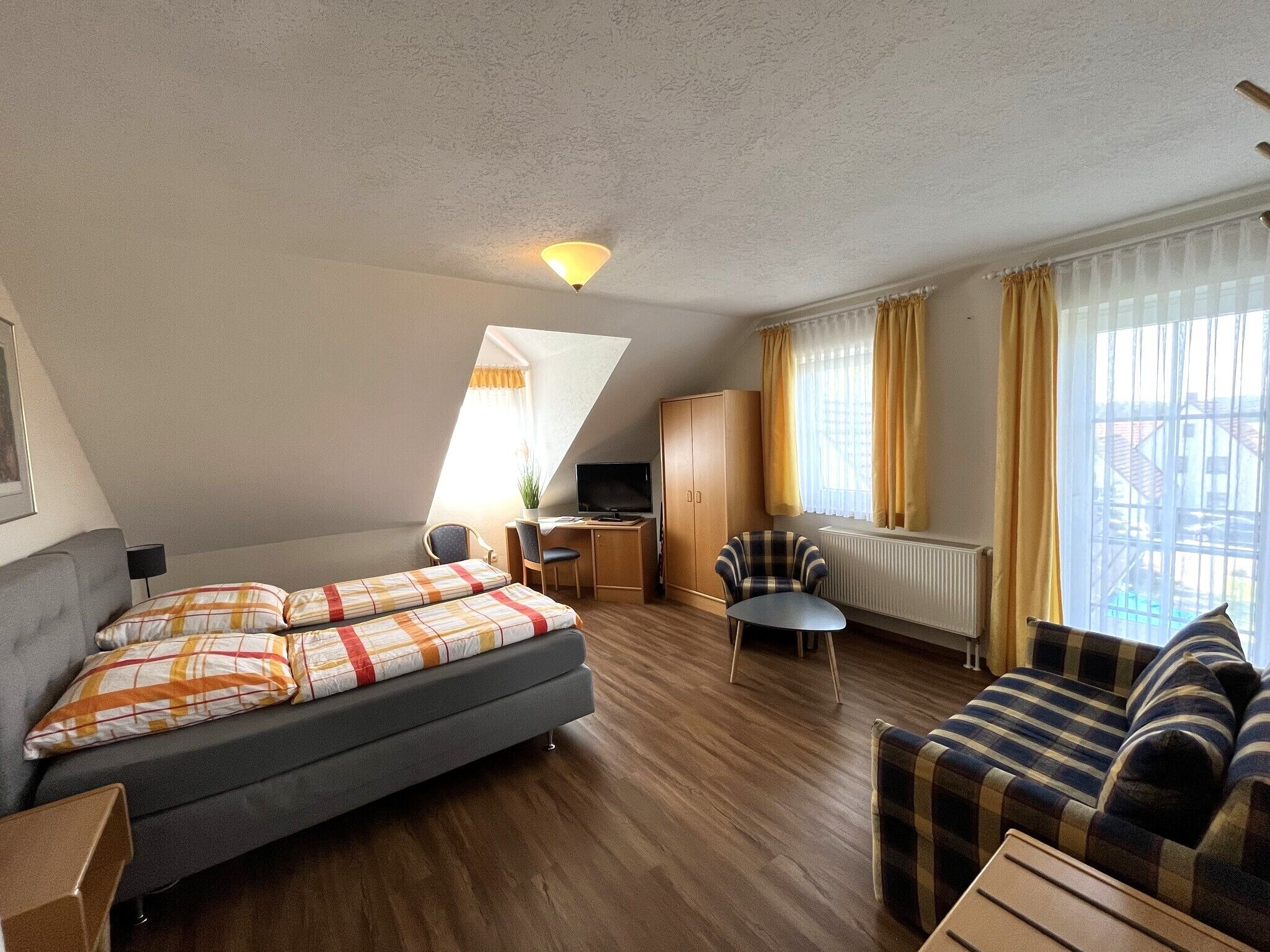 Cyclist-friendly Apartment (42 Sqm) With West-facing Balcony And Separate Kitchen - Pleinfeld