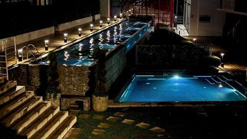 Outdoor pool, a heated pool