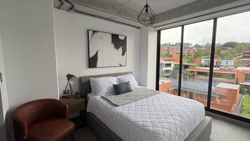 2 Schlafzimmer, Zimmersafe, Schreibtisch, kostenloses WLAN