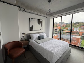 2 bedrooms, in-room safe, desk, free WiFi