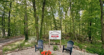 Cozy cottage with AC and lake access in charming Connecticut suburb.
