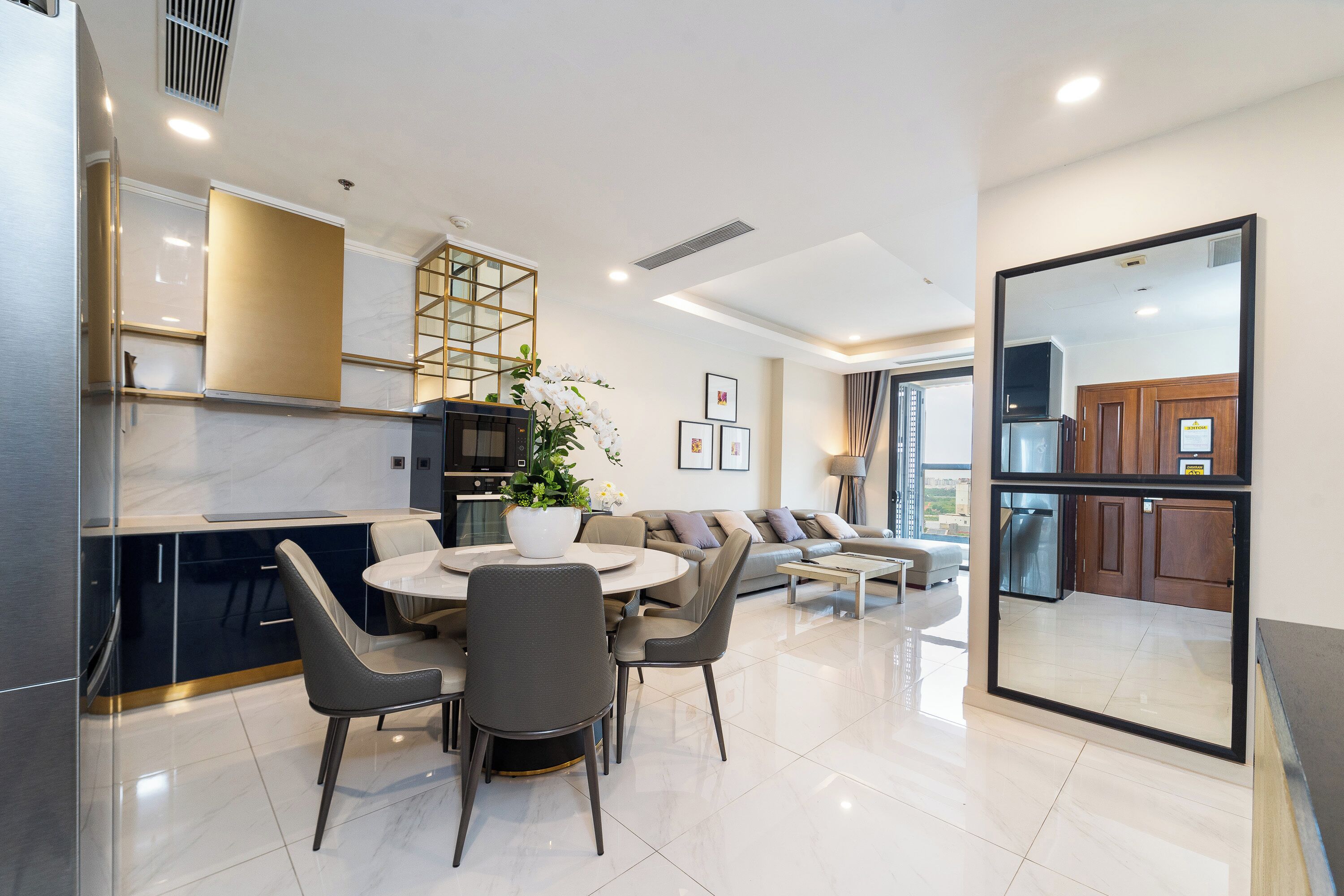 Superior Apartment, 2 Bedrooms, Balcony, City View | Living area