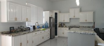Casita Cocoa 3-bedroom house in delightful Corozal Town with AC