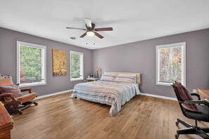 5 Schlafzimmer, Bügeleisen/Bügelbrett, Reisekinderbett, WLAN